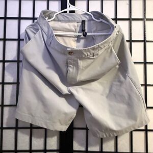 Lululemon Casual Shorts 9” - size 33